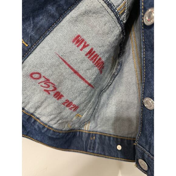 NEW Levis Limited Ed Handmaids Tale Ex-Boyfriend Denim Trucker Jean Jacket XS - Picture 2 of 7